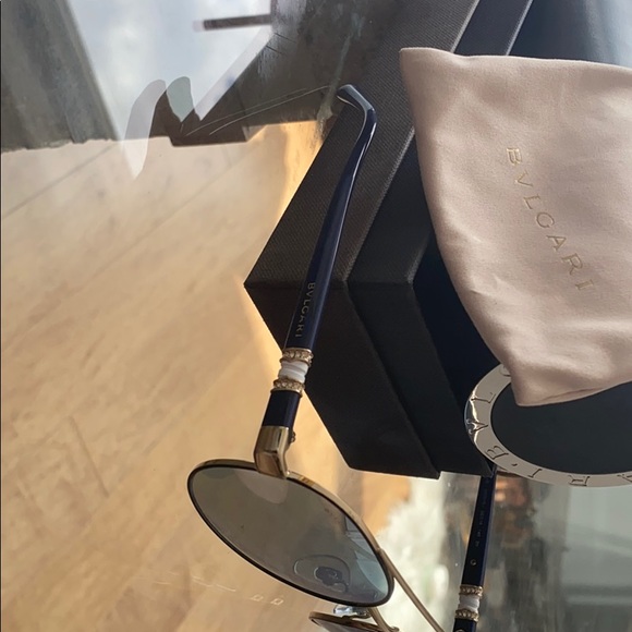 Bulgari sunglasses - Picture 2 of 4